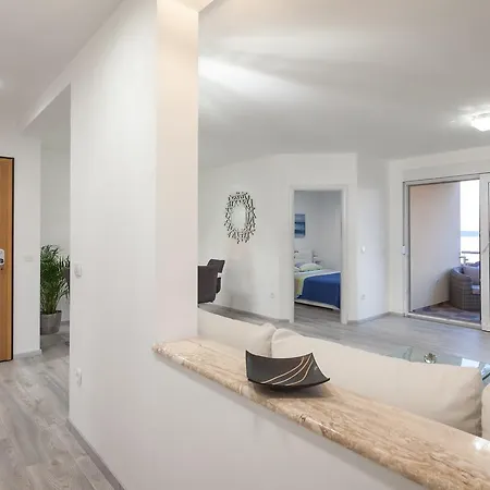 Apartament Damira